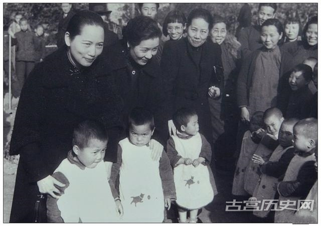 20世纪中国最显耀的姐妹组合，宋氏三姐妹“私密合影”首曝光