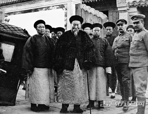 八国联军入侵北京老照片：第八张李鸿章谈判第十张让人心酸