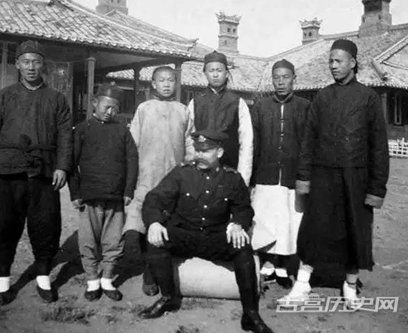八国联军入侵北京老照片：第八张李鸿章谈判第十张让人心酸