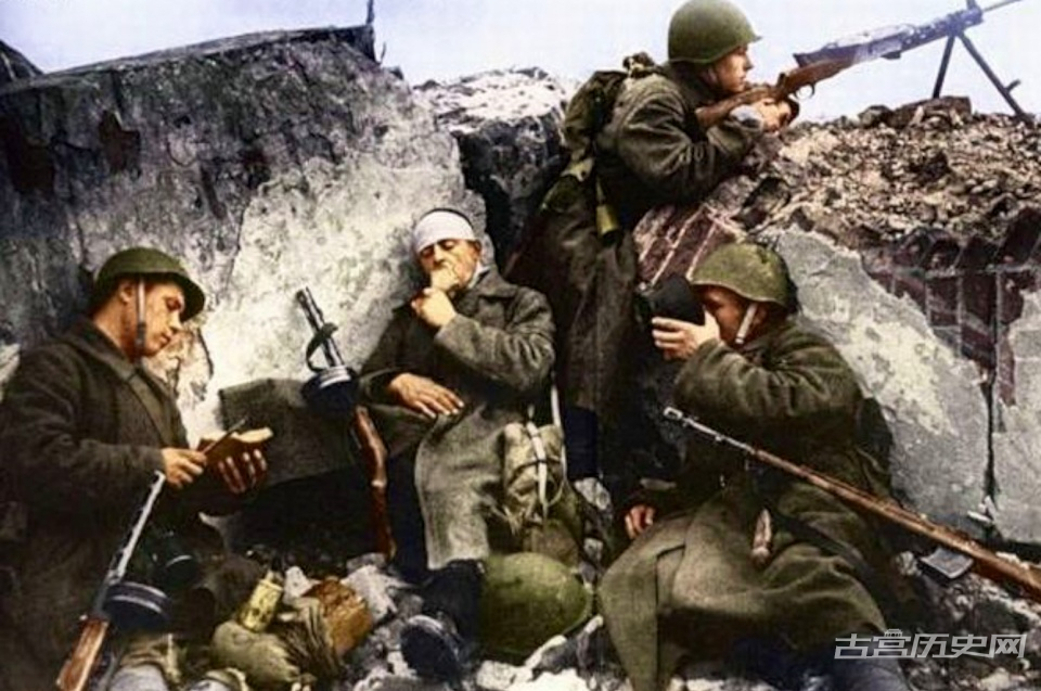 彩色苏军二战老照片：大反攻期间俘虏大量德军，碾压日本关东军