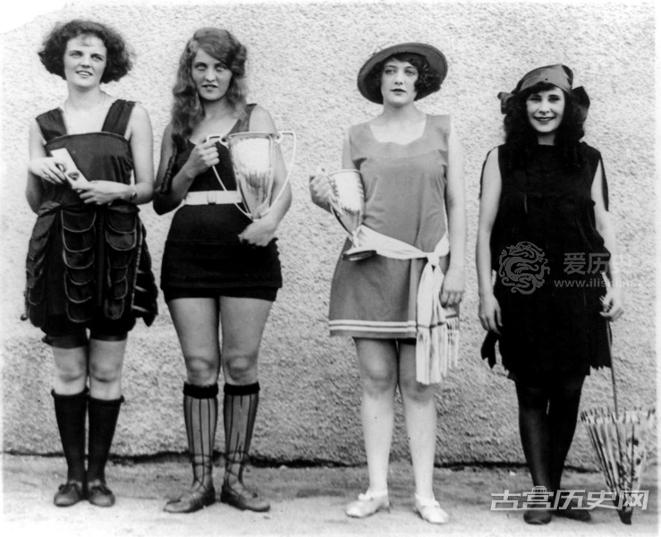 老照片：1920年代美国最早的选美比赛冠军比的是谁更敢露腿