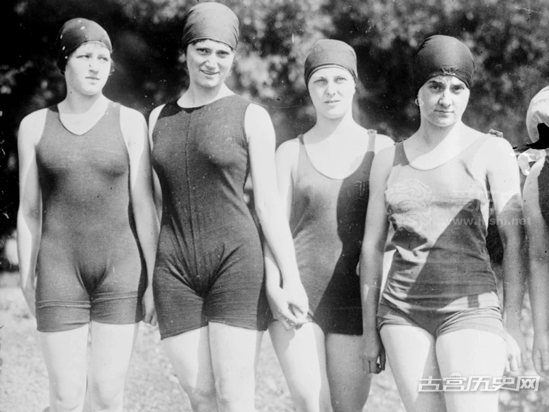 老照片：1920年代美国最早的选美比赛冠军比的是谁更敢露腿