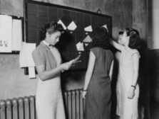 民国时期的女子老照片：温婉美丽让人一见倾心