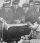 充满人情味的上海老照片：正在排练歌舞的百乐门舞女们