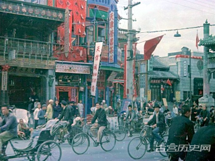 罕见老照片：1949年开国大典期间的北京正阳门周边