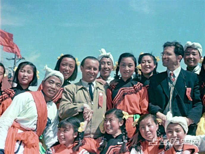罕见老照片：1949年开国大典期间的北京正阳门周边