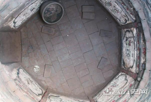 山西盂县发现明代纪年壁画墓与彩塑窖藏