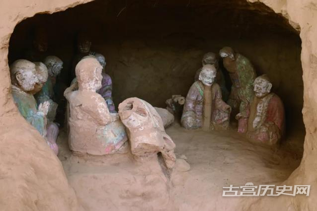 山西盂县发现明代纪年壁画墓与彩塑窖藏