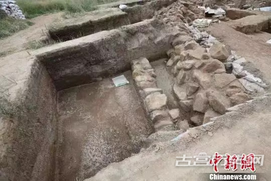 新疆考古学者在东天山发掘距今3000年前大型聚落遗址