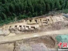 浙江海宁发掘1000平方米墓葬群 含5座良渚文化墓葬
