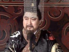 刘禅：天生资质愚钝，性格懦弱，虽师从孔明却无经天纬地的才干