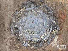 2000年前女子如何精致梳妆?九子漆奁现身河南洛阳