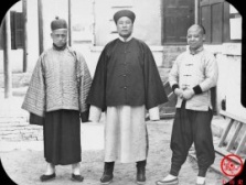 老照片：影视剧骗了你，这才是清朝人物真实的穿着打扮